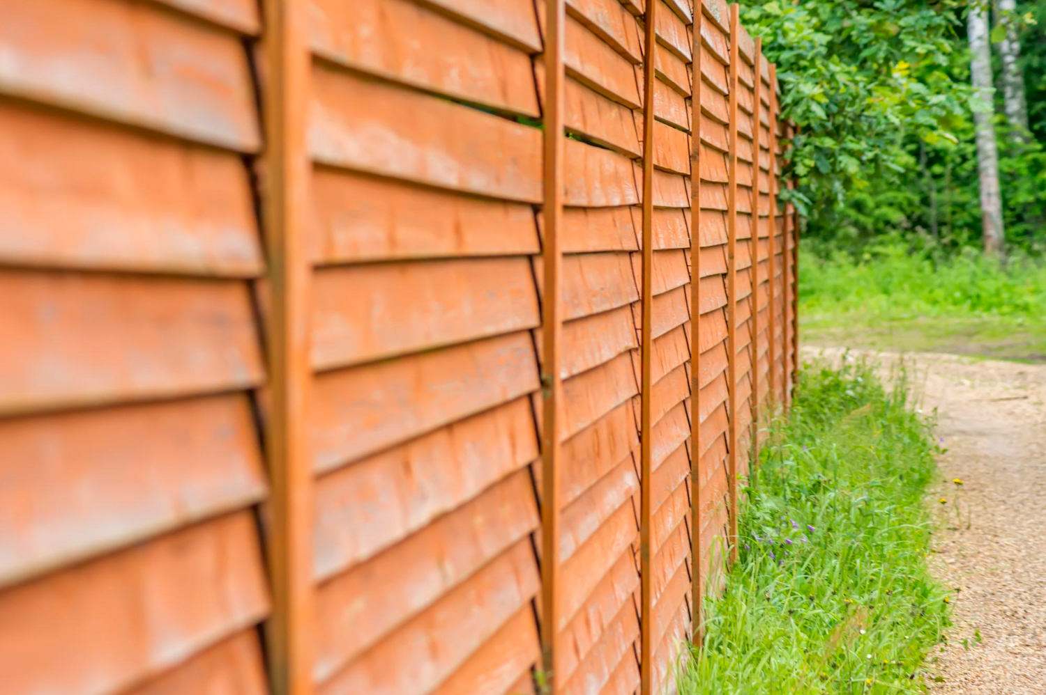 overlap fence panels installation services in South East London